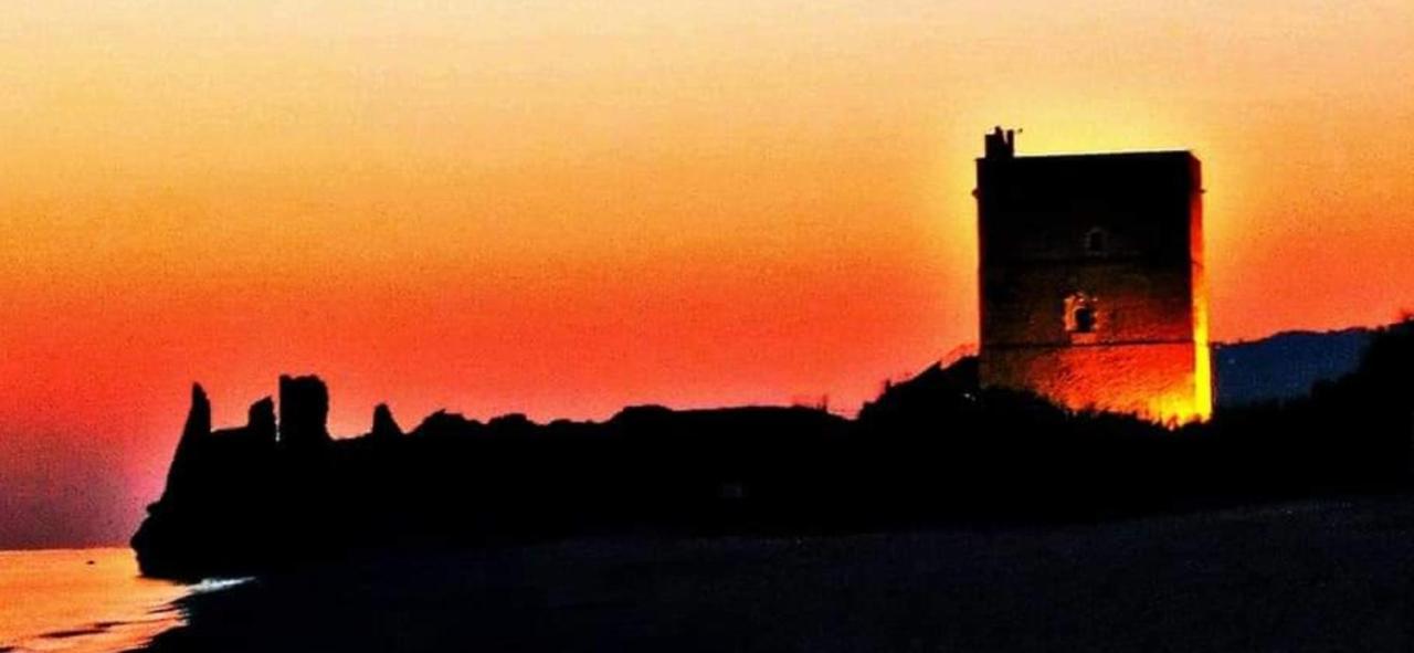 Case Vacanze Le Rose Campofelice Di Roccella Eksteriør bilde