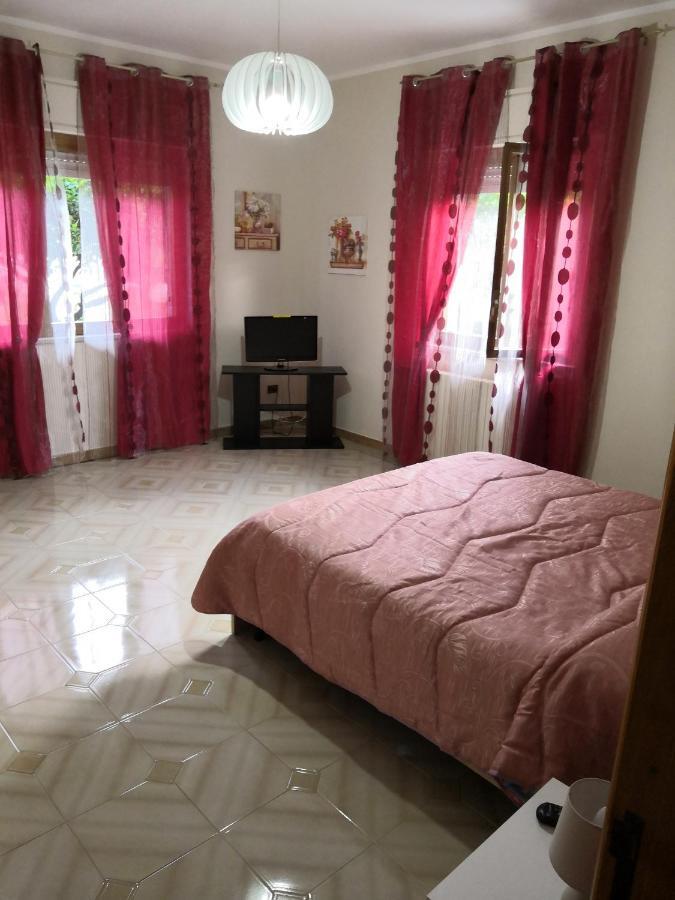 Case Vacanze Le Rose Campofelice Di Roccella Eksteriør bilde