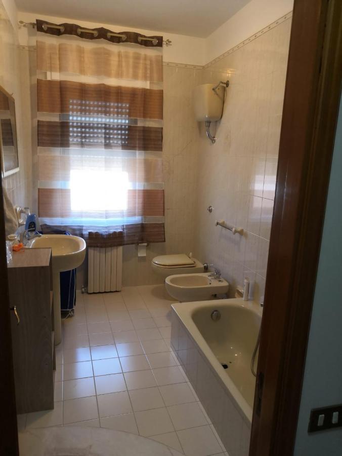Case Vacanze Le Rose Campofelice Di Roccella Eksteriør bilde